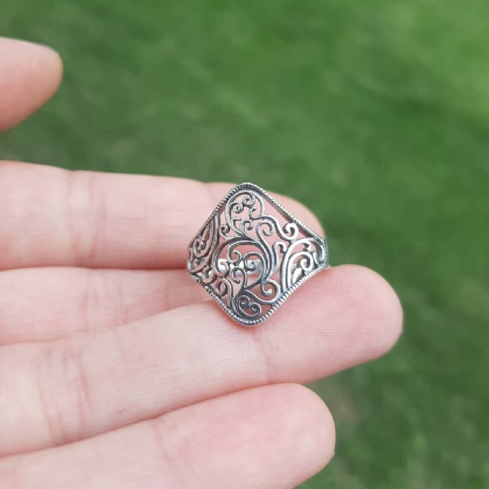 925 Sterling Silver Ornaments Ring Size 9